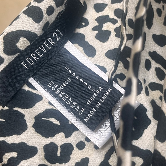 Leopard Tie-Back Cropped Cami NWT - Picture 9 of 10